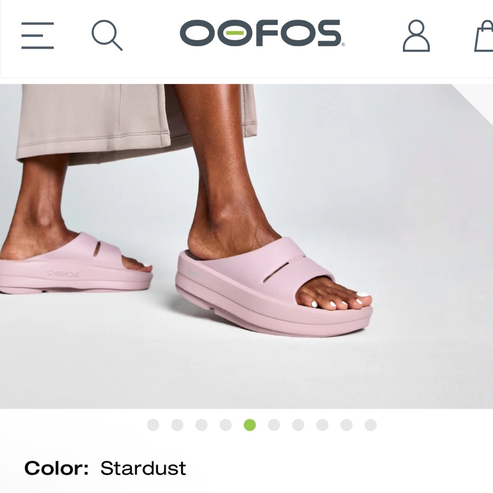 OOFOS
WOMEN OOMEGA OOAHH
SANDAL STARDUST
size 7 gently used - Picture 2 of 16